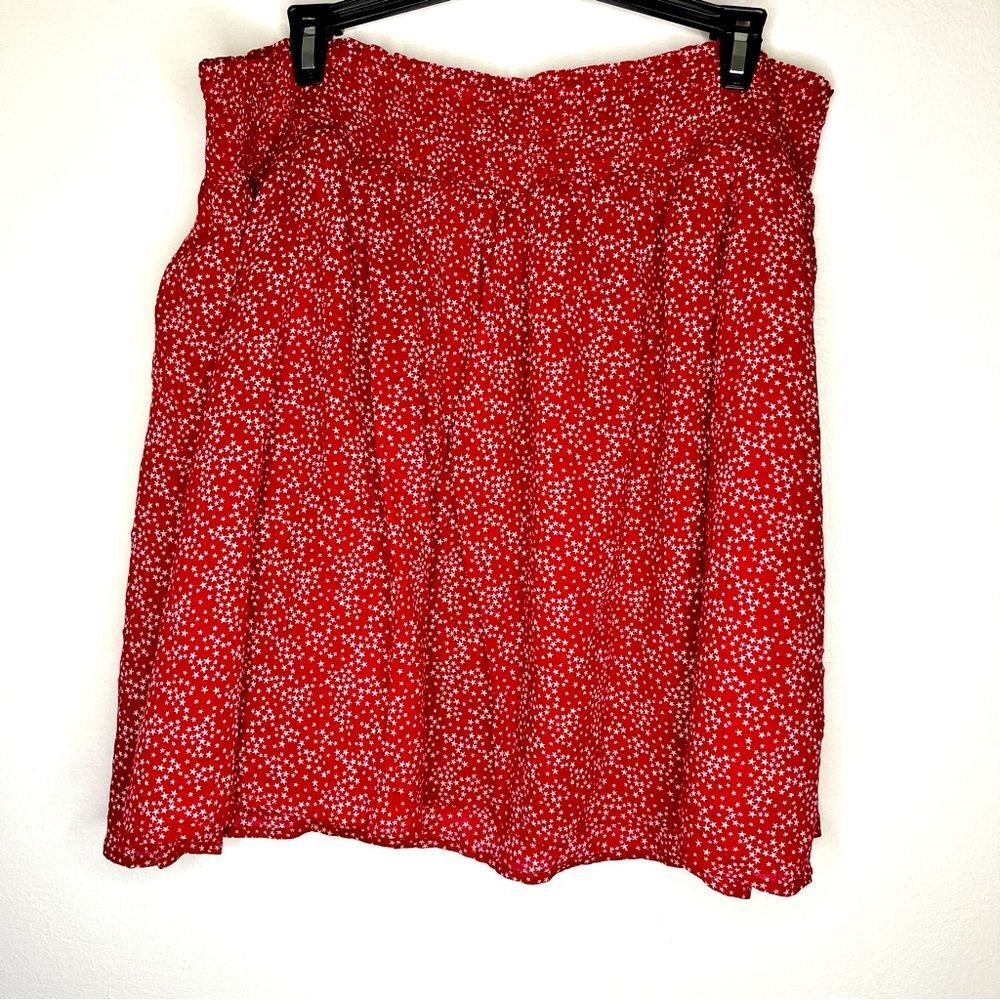 RED OLD NAVY STAR SKIRT